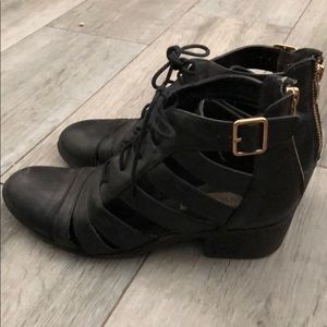 Steve Madden cut out boot
